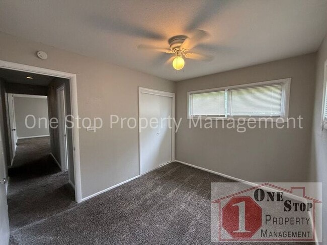 Building Photo - 3 bedroom, 1 Bathroom Home in Kansas City!!
