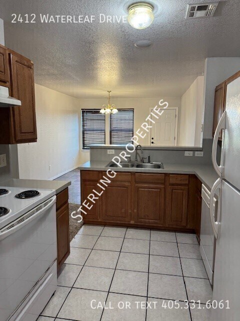 Building Photo - 2412 Waterleaf Dr