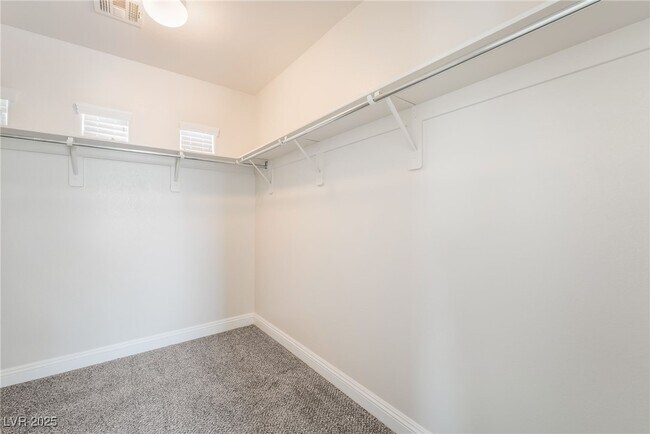 Building Photo - 9175 Sunken Meadow Ave