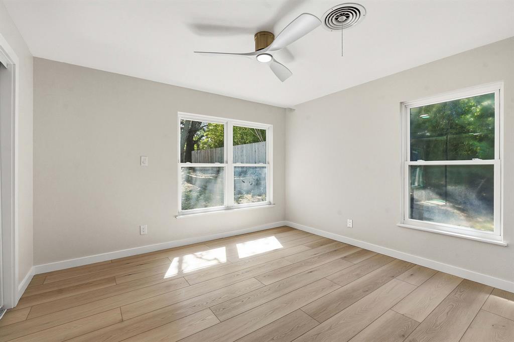 Building Photo - 11805 Pollyanna Ave