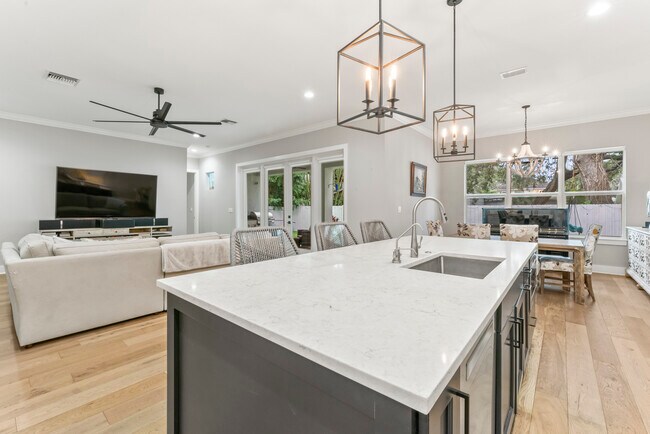 Building Photo - 3314 W Villa Rosa St