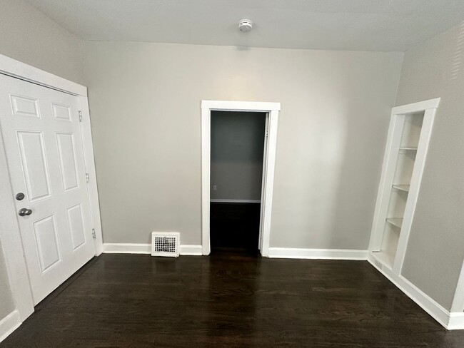 Building Photo - 4907 Tod Ave