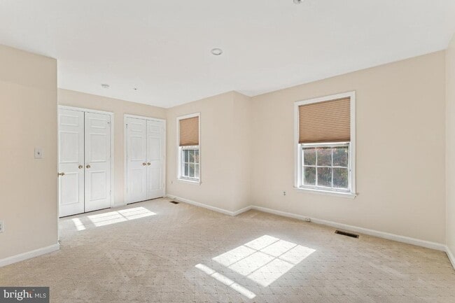 Building Photo - 127 College Station Dr