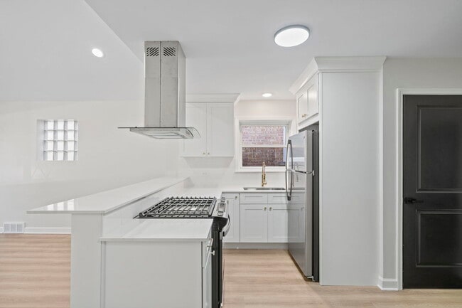 Building Photo - 6444 28th Pl