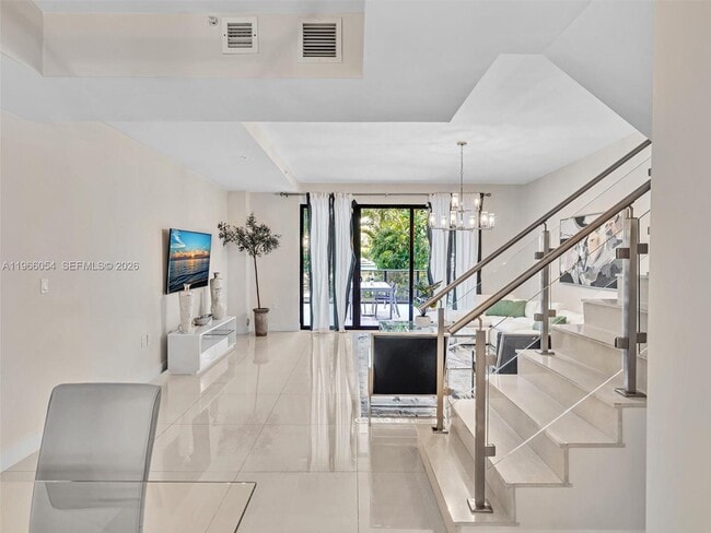 Building Photo - 3040 N Ocean Blvd