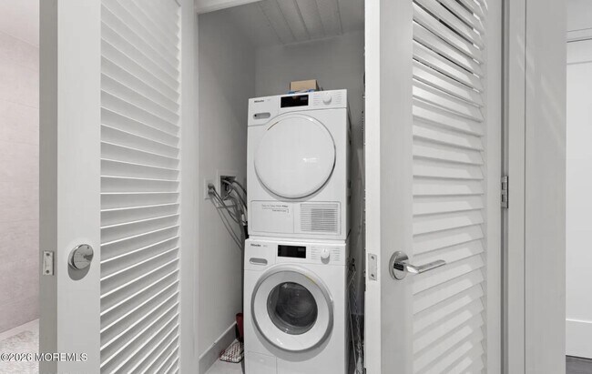 Building Photo - 15 Morris Ave