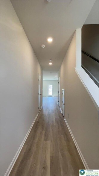 Building Photo - 1137 Martin Rd