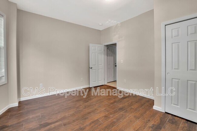 Building Photo - 142-144 Seymour Ave