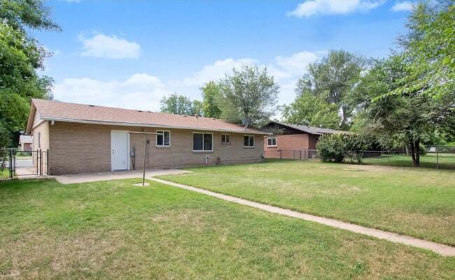 Building Photo - 1920 Springfield Dr