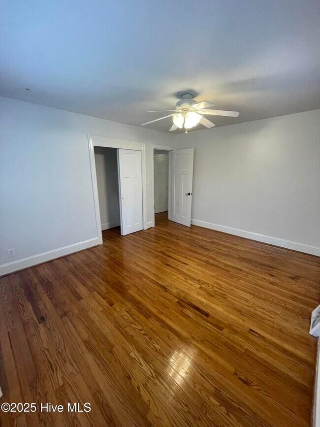 Building Photo - 2417 Slay Dr