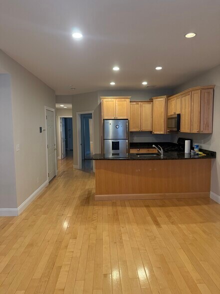 Building Photo - 209 Harvard St