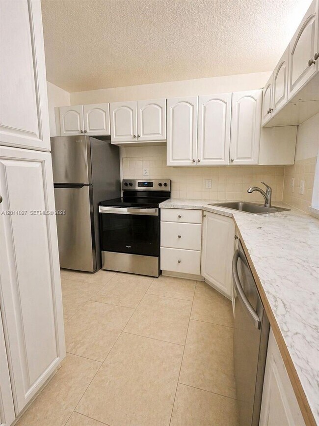 Building Photo - 1110 Green Pine Blvd