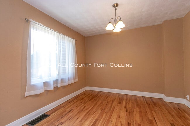 Building Photo - Upscale Glenmere Park Bungalow