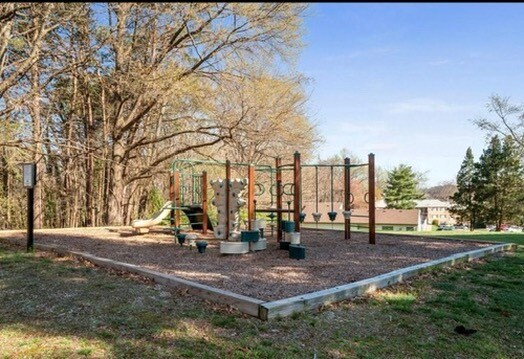 Building Photo - 1604 Renate Dr