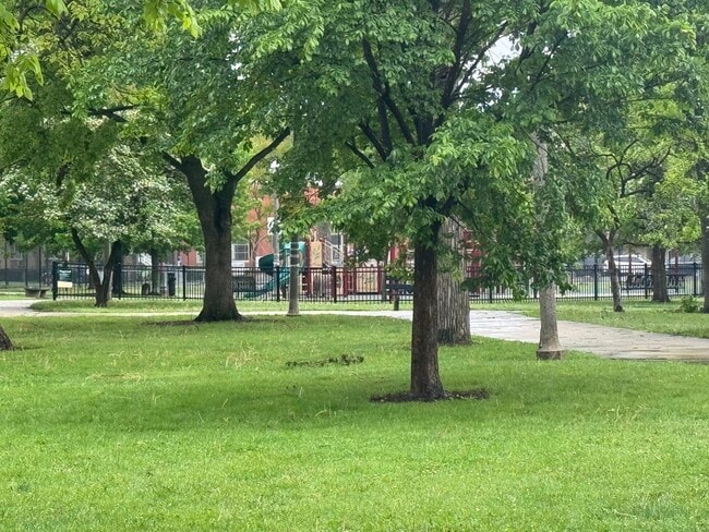 Building Photo - 5484 W Higgins Ave