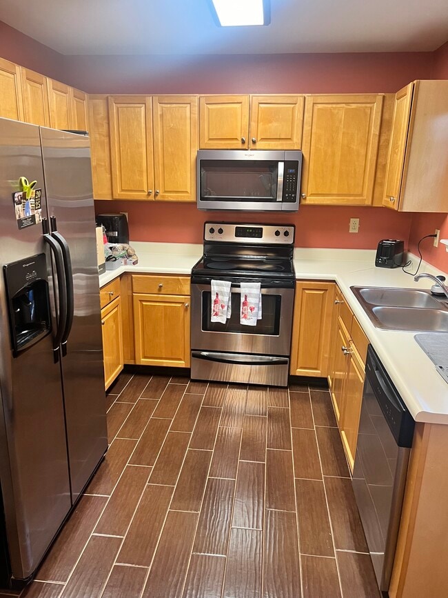Building Photo - 3175 Kirklevington Dr
