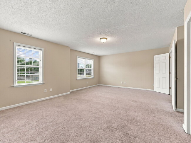 Building Photo - 116 Spring Leaf Ln