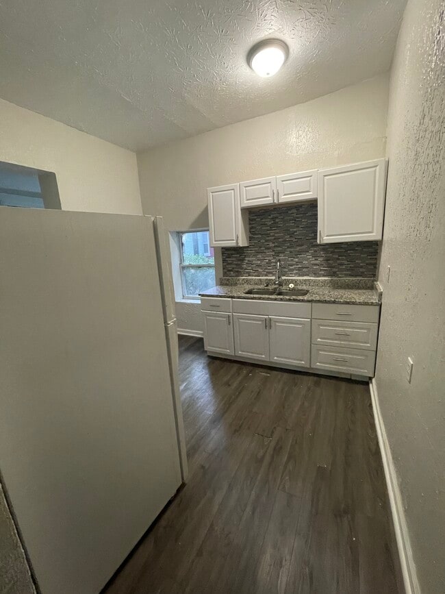 2141 W Clifton Ave 2141 W Clifton Ave Cincinnati OH 45219 Apartment Finder