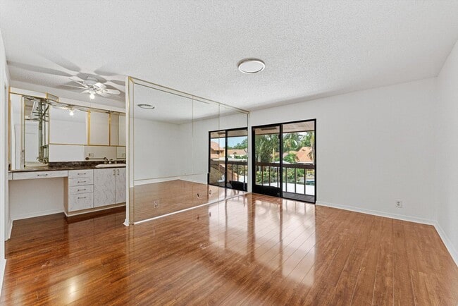 Building Photo - 5371 Stonybrook Dr