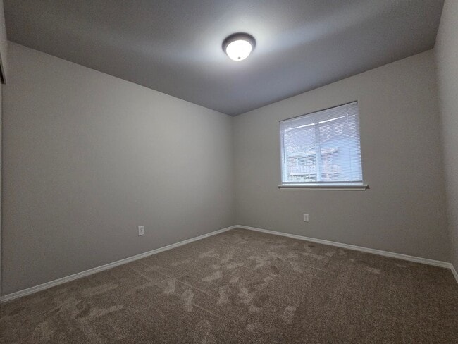 Building Photo - Tired of Apartments? Come Live In This Beauty!!