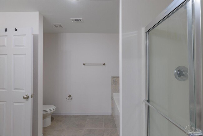 Building Photo - 7 Marine Dr