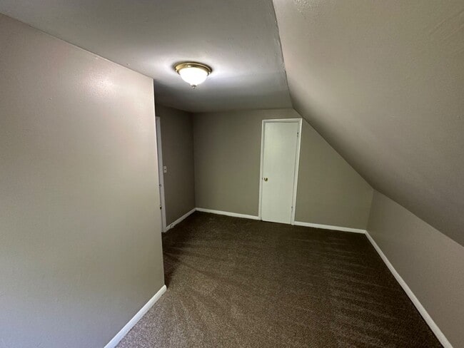 Building Photo - Single Family Home