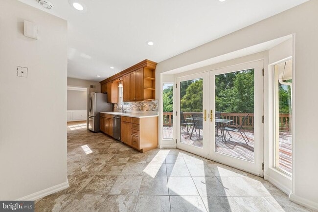 Building Photo - 6245 Windward Dr