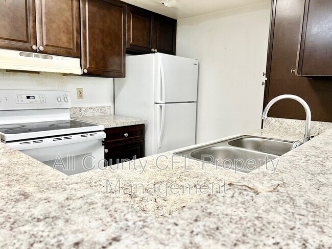 Building Photo - 401 Fountainhead Cir