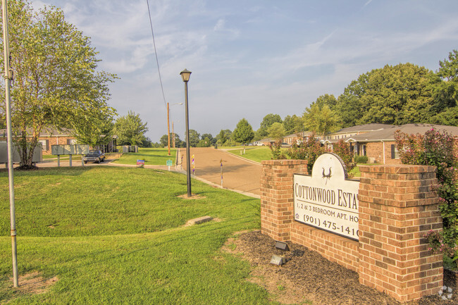 Building Photo - Cottonwood Estates Apartments