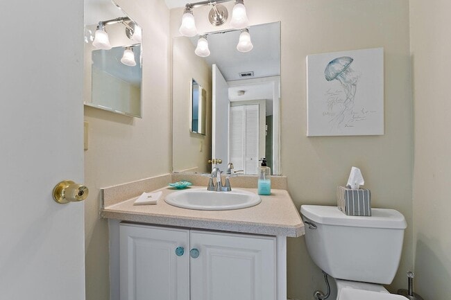 Building Photo - 1605 S US Hwy 1