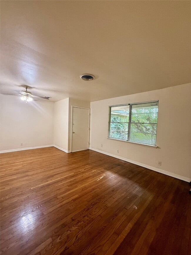 Building Photo - 7018 Alder Dr