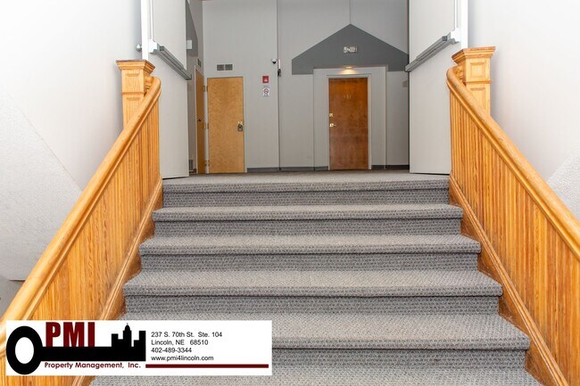 Building Photo - 1223 N 9th St