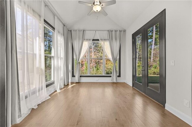 Building Photo - 3475 Benedict Pl