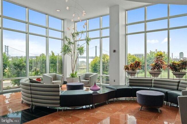 Building Photo - 901 N Penn St