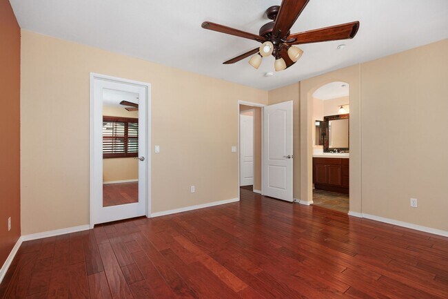 Building Photo - 10410 Duxbury Ln