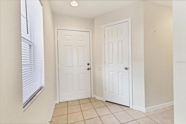 Building Photo - 4208 Central Sarasota Pkwy