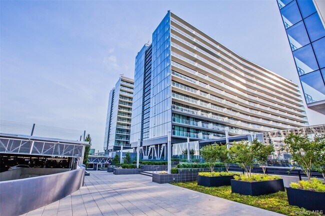 Primary Photo - 131-01 40th Rd