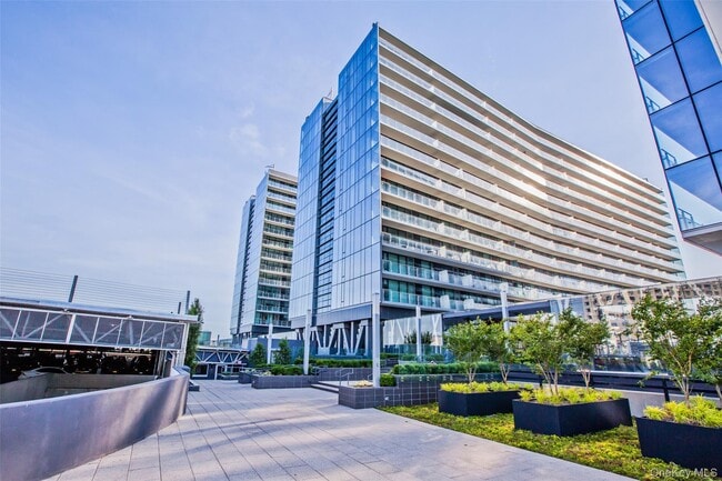 Primary Photo - 131-03 40th Rd