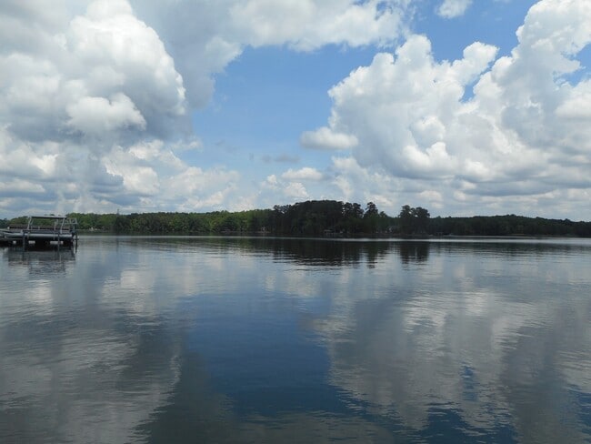 Building Photo - Lake Front 2-Bedroom Home on Beautiful Lake Wylie with a Dock and Boat Lift
