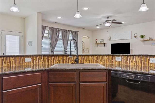 Building Photo - 10856 Burnham Dr