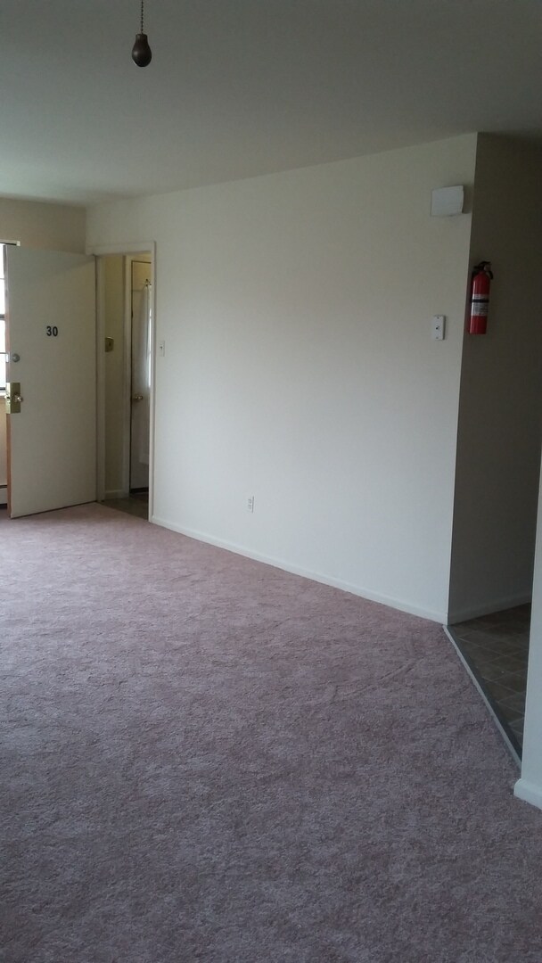 Building Photo - THOMAS_3032