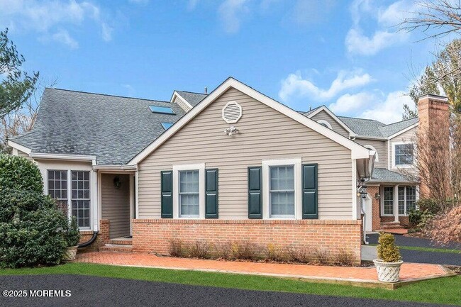 Primary Photo - 132 Silvermist Ct