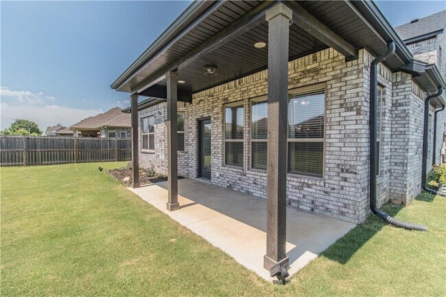 Building Photo - 1431 Cave Stream Dr