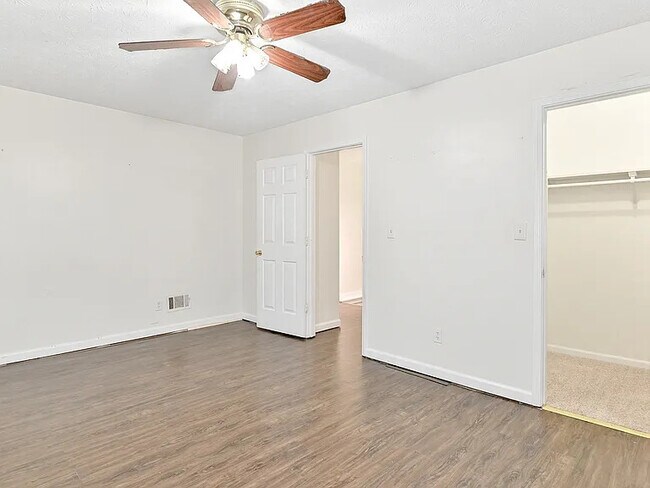 Building Photo - 123 Curtis Rd