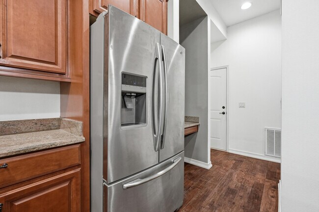 Building Photo - 1705 19th St