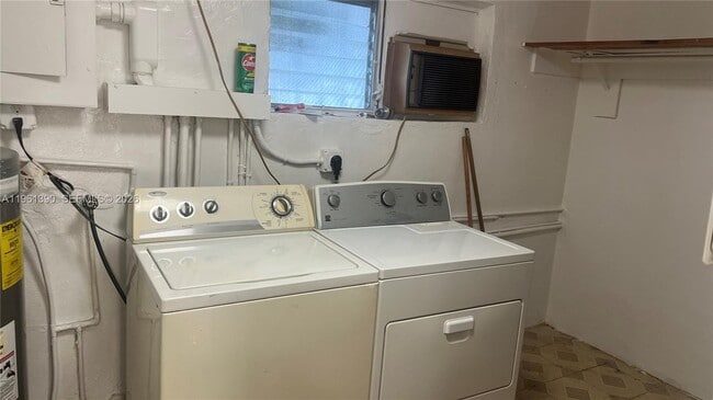 Building Photo - 134 SW 61st Ave