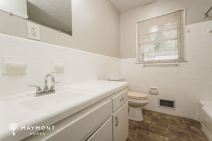 Building Photo - 2118 Cadden Rd