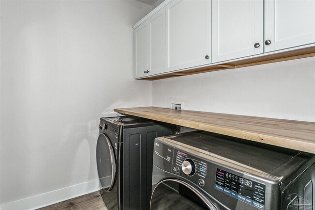 Building Photo - 3285 Southwind Dr