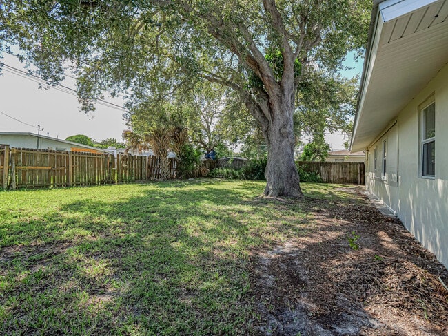 Building Photo - 503 20th St SW