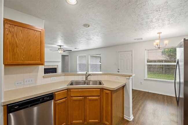 Building Photo - 18401 Sunrise Oaks Ct